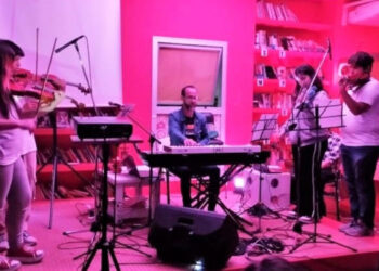 El maestro García Marín presentó su espectáculo de música ecléctica e imágenes en la Biblioteca Popular Monte Hermoso