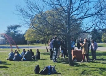 Jornada de reflexión de los estudiantes de Coronel Dorrego en la fecha que rememora «La noche de los lápices»
