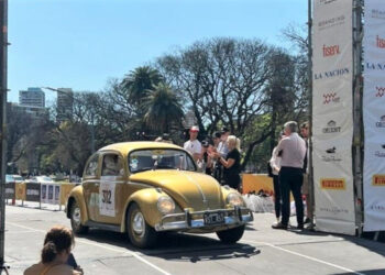 Está en marcha la prueba de autos históricos que tendrá a Bahía Blanca como llegada y largada de las últimas etapas