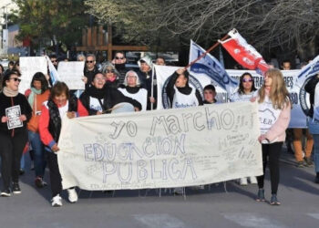 Tras las masivas expresiones en apoyo a la ley de financiamiento universitario, el presidente de la nación la vetó