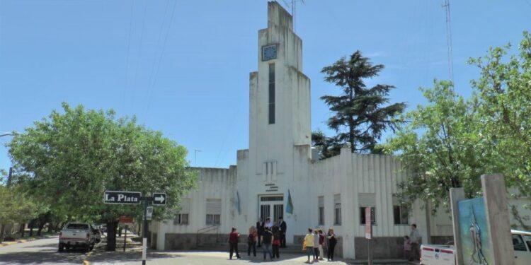 La elección directa de delegados municipales bonaerenses, clave para frenar la migración joven