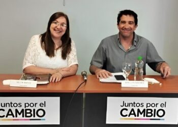 La concejal Manzo criticó a sus pares oficialistas por negarse a examinar cargos indebidos en las facturas por servicios