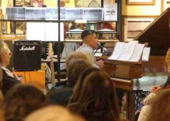 Concierto navideño de Claus en el museo histórico de Monte Hermoso