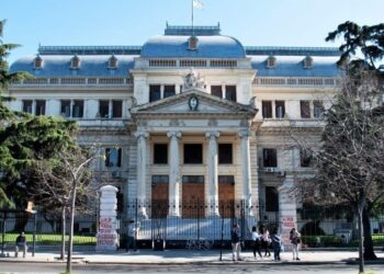 Las 105 leyes negadas al pueblo bonaerense