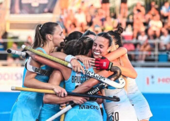 «Una experiencia inolvidable». De regreso de su debut internacional con Las Leonas Mari Larsen cuenta sus vivencias