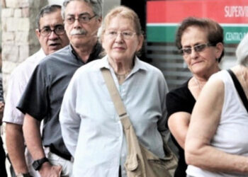 El gobierno confirmó el aumento para enero 2025 de jubilaciones, pensiones y asignaciones. Calendario de pago