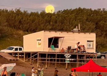 Encuentro de luna llena en Parador La Escuela de Monte Hermoso