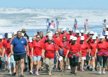 Abrieron la inscripción para la caminata saludable para mayores. Remeras gratuitas para los primeros en anotarse