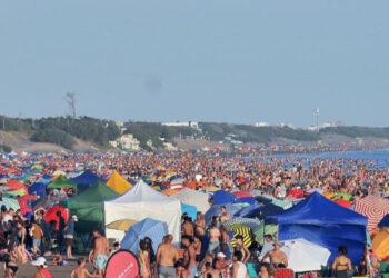 En la temporada viajaron poco más de 28 millones de turistas que gastaron 8,7 billones de pesos según registró CAME