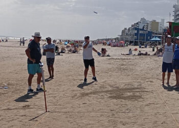 Torneo de tejo en la playa de Monte Hermoso 2025