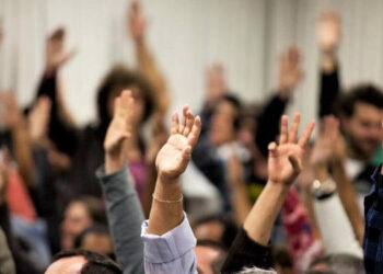 ¿Izquierda, derecha o poder comunal? Por qué tu comunidad podría cambiarlo todo