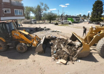 Limpieza en Bahía Blanca tras las inundaciones