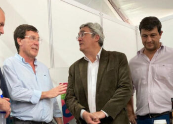 Coronel Dorrego participó con un stand en la FISA bahiense donde el intendente Chalde mantuvo encuentros provechosos