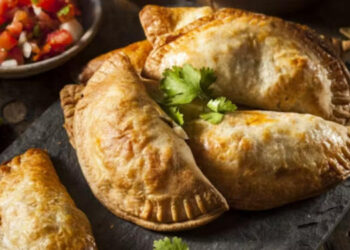 La tradición de las empanadas de vigilia en Semana Santa. La receta de Doña Petrona, la pionera de la cocina televisiva