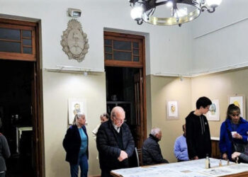 Inauguraron una muestra de dibujos del profesor Iriart en el Museo Regional de Coronel Dorrego