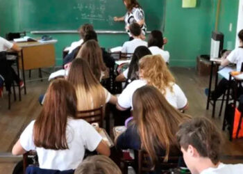 Escuelas secundarias aranceles