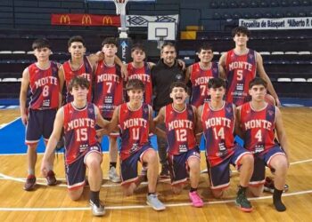 Monte Hermoso Basquet en el estadio Casanova