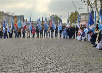 En un acto presidido por el jefe comunal Juan Chalde Coronel Dorrego celebró este domingo el aniversario de la Revolución de Mayo