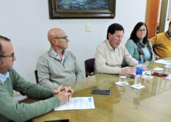 En conferencia de prensa el intendente de Coronel Dorrego brindó detalles del sorteo para la adjudicación de viviendas