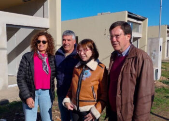 Chalde y la ministra Batakis compartieron una recorrida por las obras de construcción de viviendas sorteadas recientemente