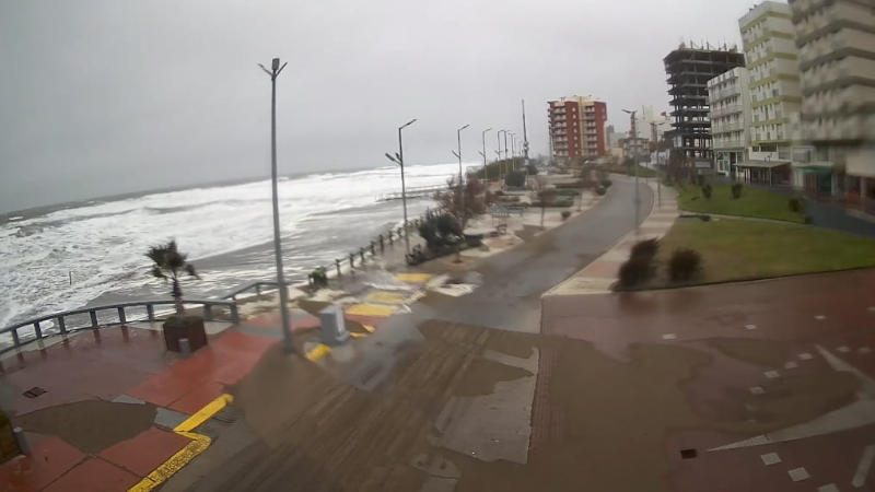 Imagen de la sudestada en Monte Hermoso