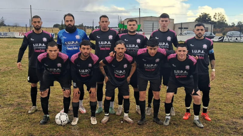 La formación de SUPA enfrentando a Altético Monte Hermoso