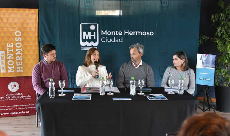 Presentación de enfermería UPSO en Monte Hermoso