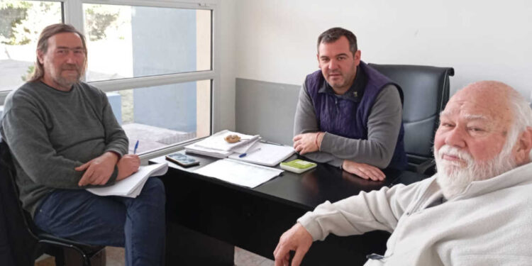 Reunión de Asoaciación de vecinos de Sauce Grande con Damián Lombardelli