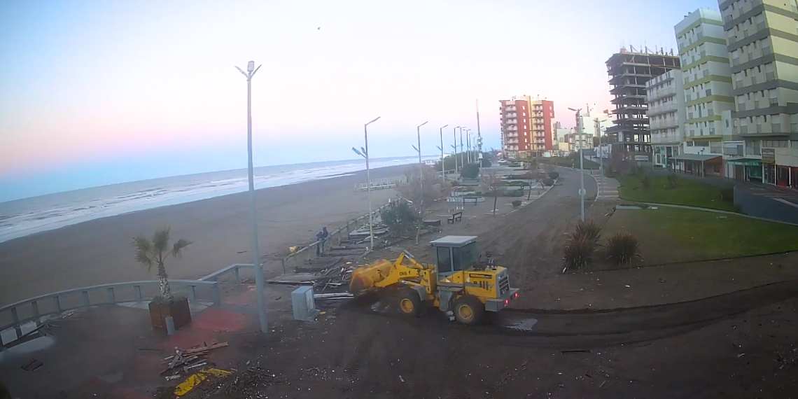 Trabajos en la costanera de Monte Hermoso