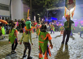 «Un árbol, un compromiso» en Coronel Dorrego. Invitan para este viernes a una jornada comunitaria en el barrio Automóvil Club