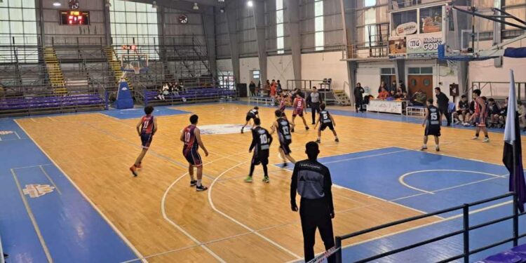 Monte Basket en el Polideportivo