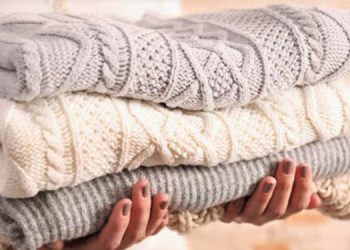 Dichos y palabras. La corrección en el uso de términos como «suéter», «nadies» y « contrataque, contratacar»