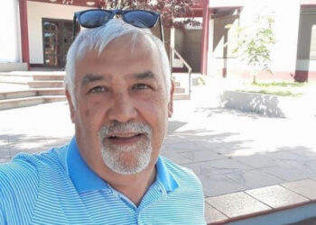 Banderas a media asta en memoria de Hugo Echevarría. Sentida semblanza de Mónica Carmelino para despedirlo