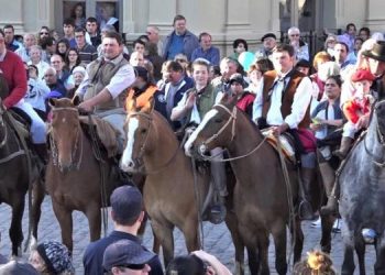 El intendente Juan Chalde resaltó el aporte de la Peña Nativista de Coronel Dorrego en la celebración de su aniversario