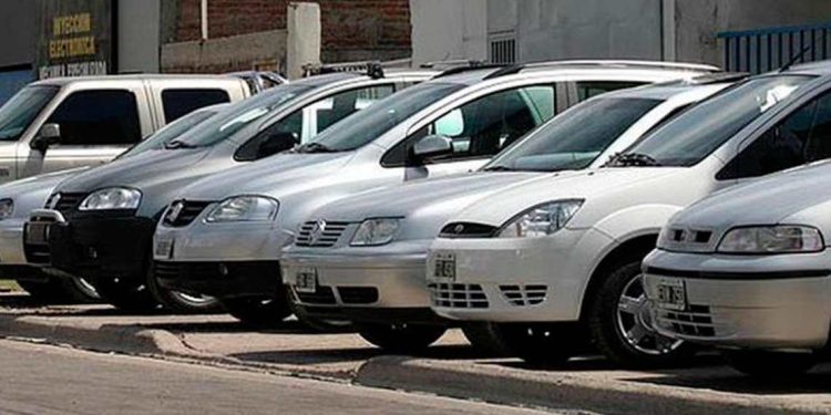 Aseguran con preocupación que casi el 60% de los autos en Argentina tiene más de 10 años de antigüedad El parque automotor en el país alcanzó un récord histórico: seis de cada diez vehículos superan la década de uso, en un contexto de caída en la venta de 0 km y aumento de precios en el mercado de usados