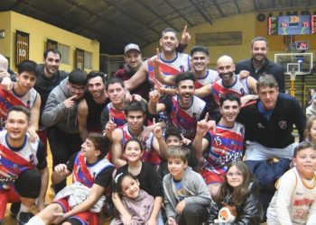 Barrio Hospital, el n° 1 del torneo de Segunda de la ABB: “El equipo juega bien al básquet y por eso fuimos los más regulares del torneo”