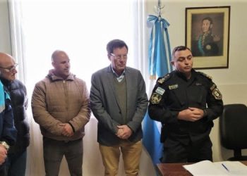 Nuevo titular de la comisaria de Coronel Dorrego. El intendente Chalde le dio la bienvenida en el acto de asunción