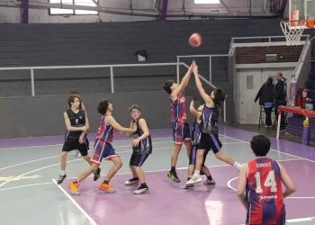 Monte Hermoso Basket vs Independiente en Bahía Blanca