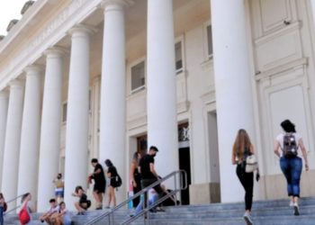 costo mensual de vivir en Bahía Blanca para un estudiante de la UNS