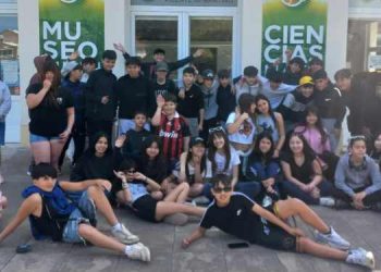 Alumnos de Bahía Blanca visitaron el Museo de Ciencias Vicente Di Martino