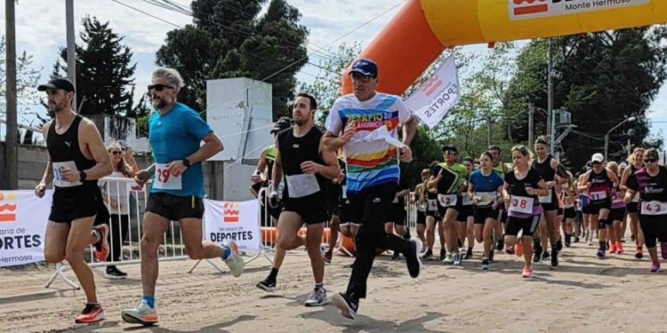 Muy buena convocatoria y espíritu familiar para la primera carrera organizada por el Jardín 902  La comunidad educativa vivió una jornada deportiva que reunió a familias, corredores y vecinos en un ambiente de entusiasmo y colaboración. "Queremos repetirla todos los años", anunció la directora Jaquelina Femenías