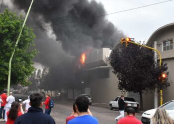 Incendio en el Hiper de la Coope en Bahía Blanca