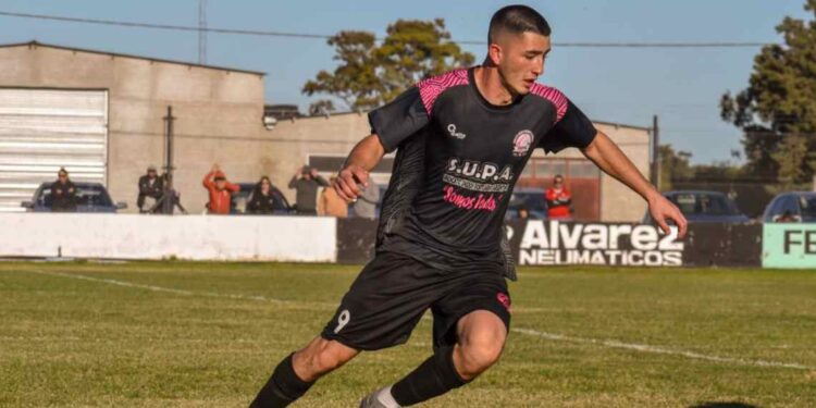Jonathan Romero goleador de SUPA