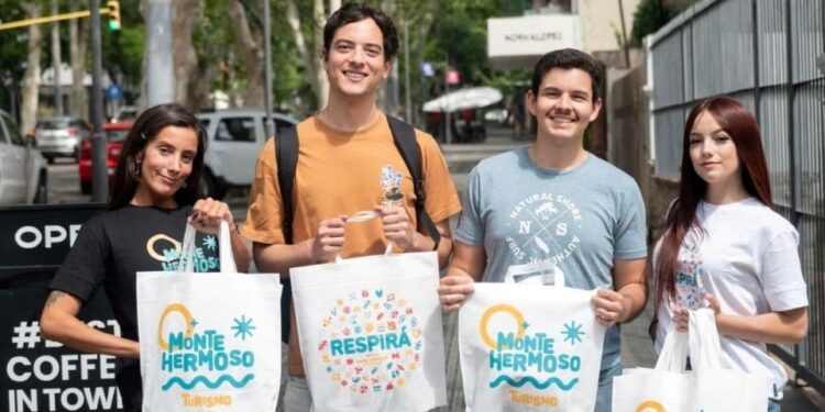 El secretario de Turismo dio fin a la primera fase de su gira promocional de Monte Hermoso y se apresta a emprender la segunda etapa