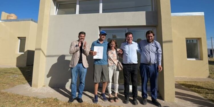 Entrega de Viviendas