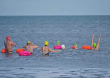 Natación y lectura en parador La Escuela