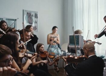 Lux, el nuevo álbum de Rosalía, una obra que explora la luz y la feminidad desde la música y la espiritualidad