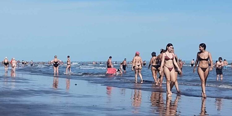 Afluencia de turistas en Monte Hermoso primeros días de enero