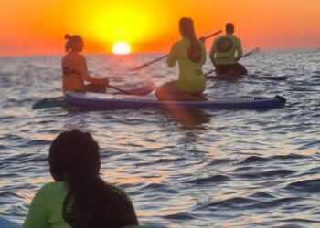 Amanecer en el mar en parador La Escuela