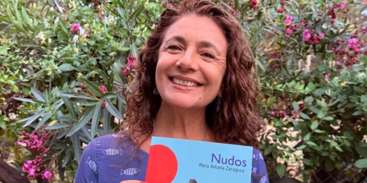 Nudos libro de María Antonia Zaragoza